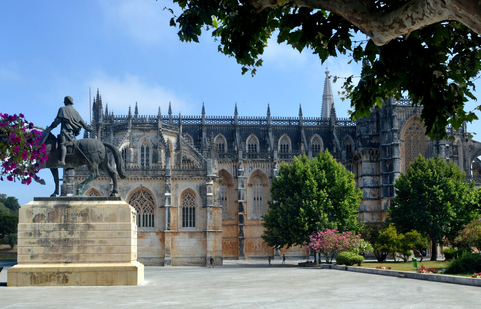 Mittelportugal Kloster Batalha Außenansicht