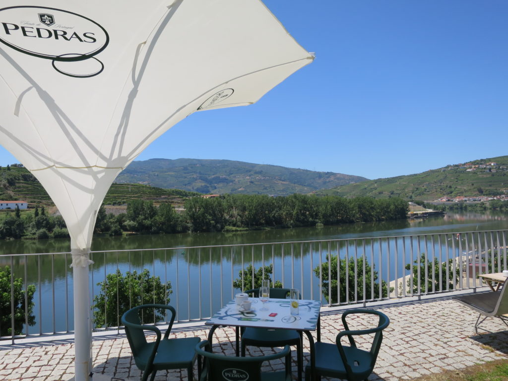 Terrasse des Restaurants im Douro Museum