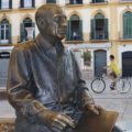 Picasso-Skulptur an der Plaza de la Merced