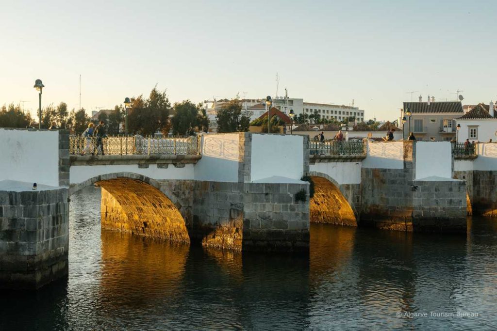 Brücke über den Fluss in Tavira