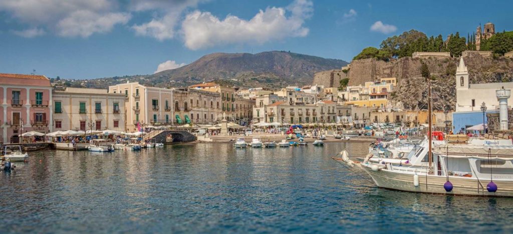 Liparische Inseln Geheimtipps: Der Hafen Marina Corta auf Lipari