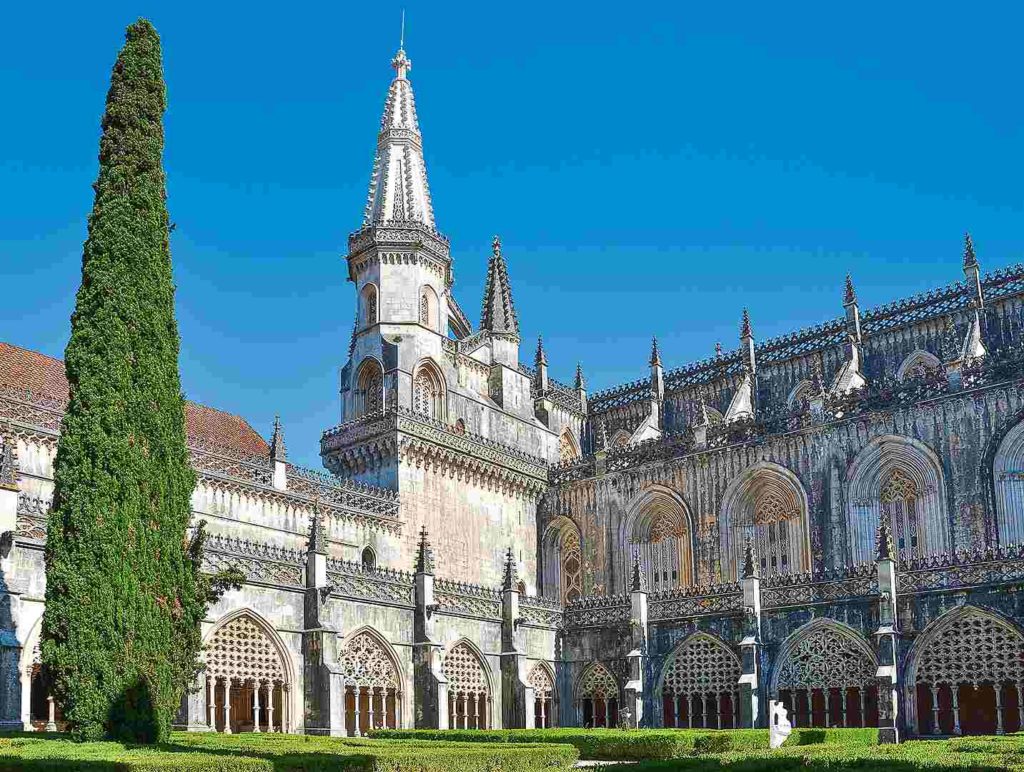 Die schönsten Rundreisen durch Portugal: Kloster von Batalha