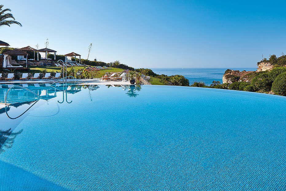 Der Infinity-Pool im Vila Vita Parc (Porches)