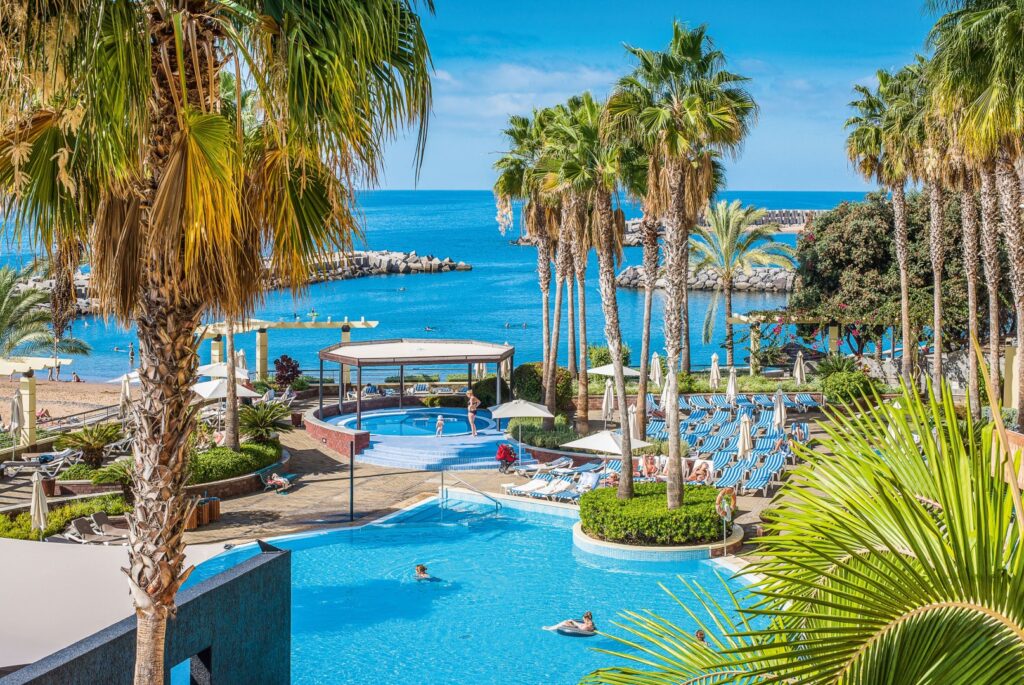 Calheta Beach Hotel Poolbereich