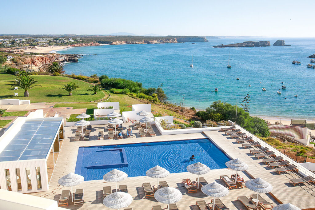 Memmo Baleeira Hotel Pool und Meer
