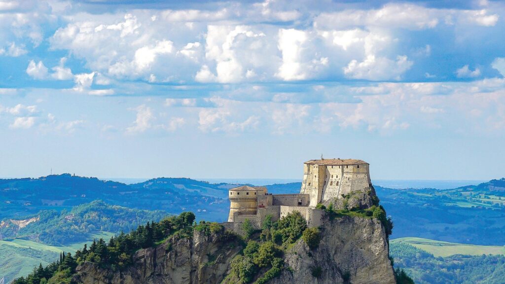 Erlebnisreise Genuss in Italiens Mitte Blick auf Castello San Leo