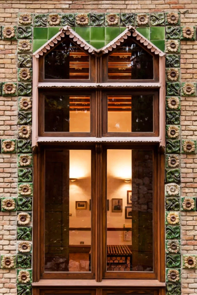 Gaudí Bauwerk El Capricho im nordspanischen Küstenort Comillas