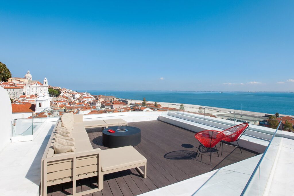 Adults-only Hotel Lissabon Portugal Memmo Alfama Terrasse Meerblick