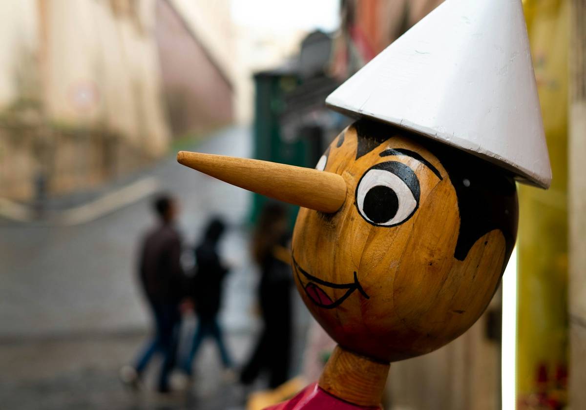 Die berühmte Holzpuppe Pinocchio 
