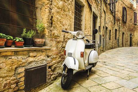 Vespa, Italien