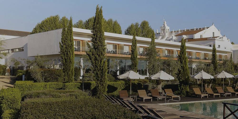 Convento do Espinheiro Historic Hotel & Spa,