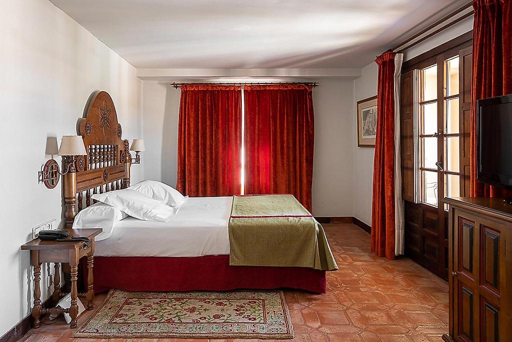 Parador de Plasencia, Superior