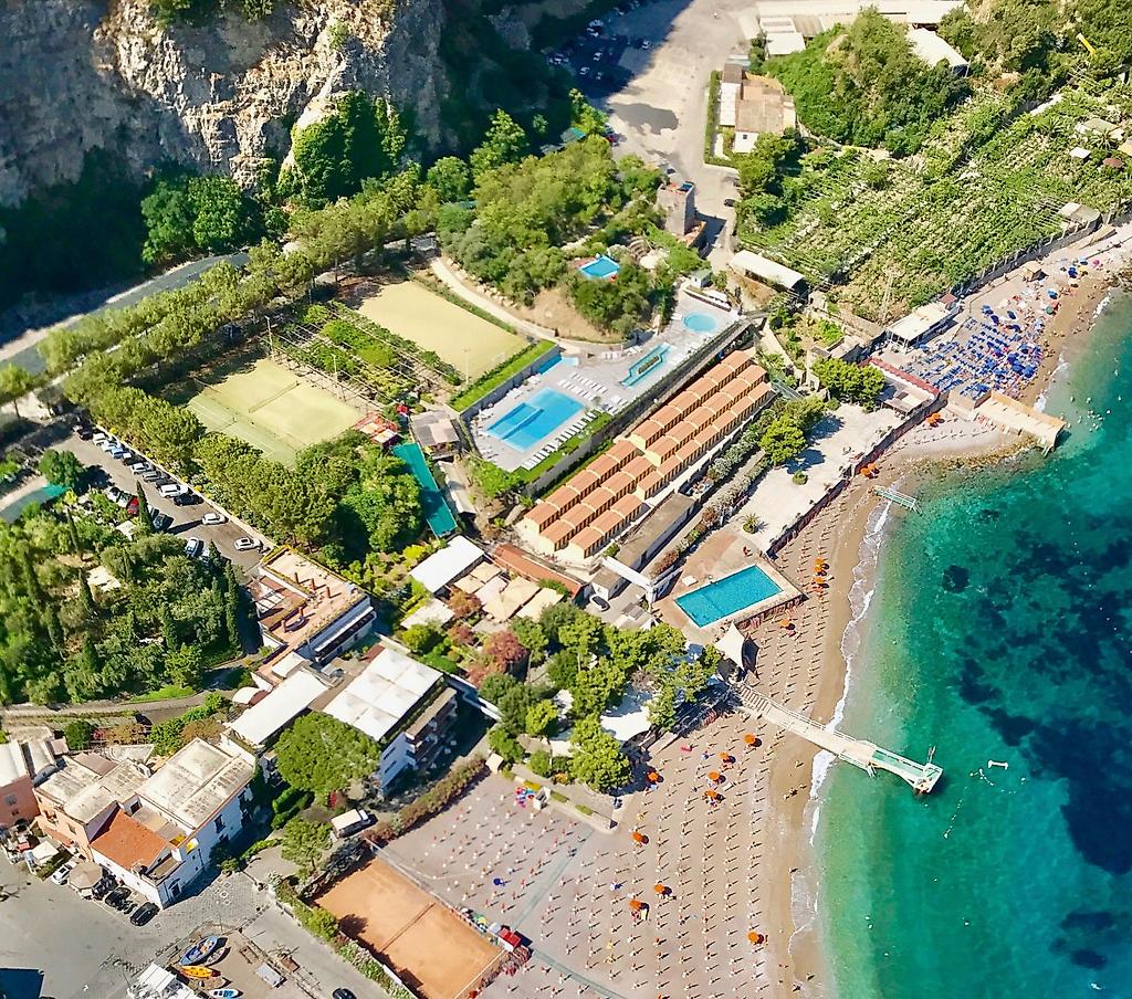 Le Axidie, Resort/Hotelanlage