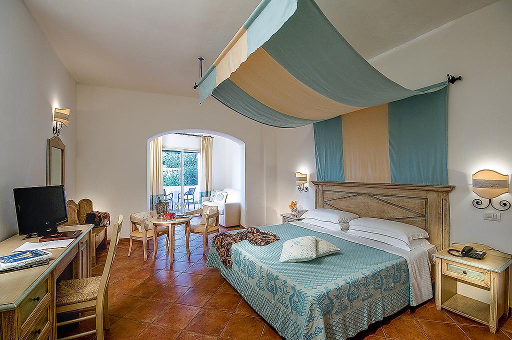 Colonna Grand Hotel Capo Testa, deluxe
