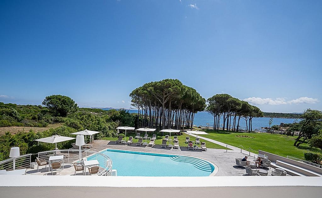 Hotel La Coluccia, Exklusives Badezimmer einer Suite mit freistehender Badewanne oder Whirlpool.