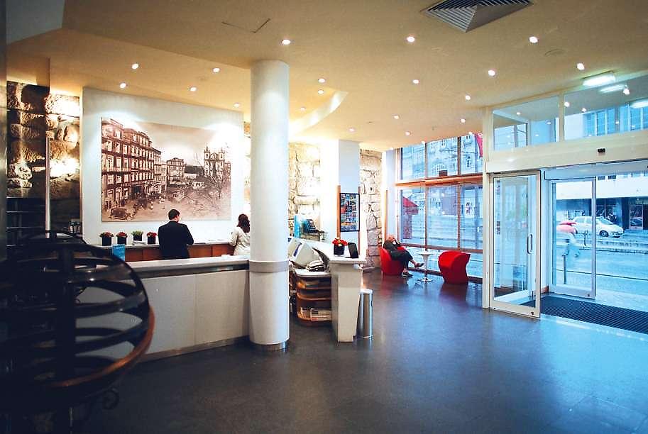 Legendary Porto Hotel, Rezeption