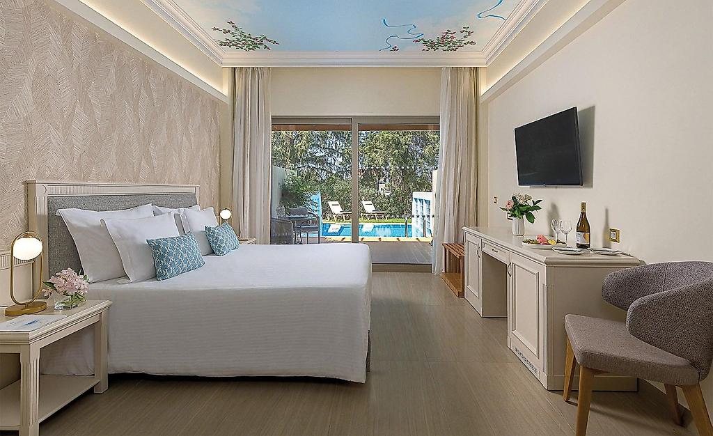 Atrium Palace, Standard