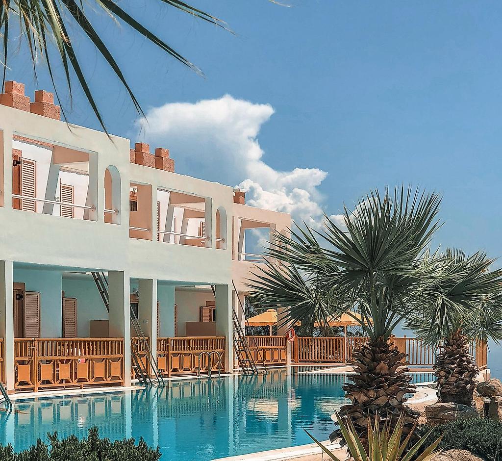 Mitsis Family Village Beach Hotel, Sharing Pool