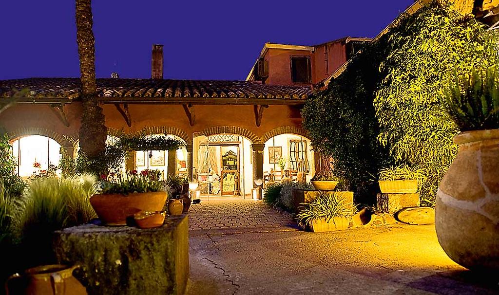 Hotel Lucrezia, Nachtbild