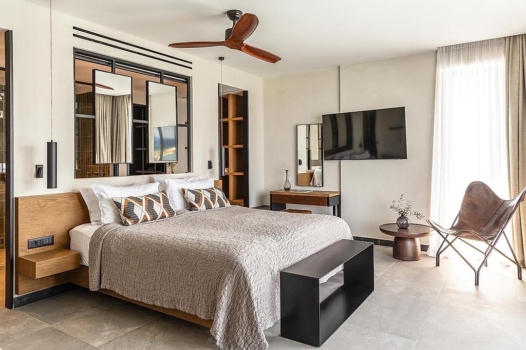 King Jason Zante – Designed for adults, Private Pool