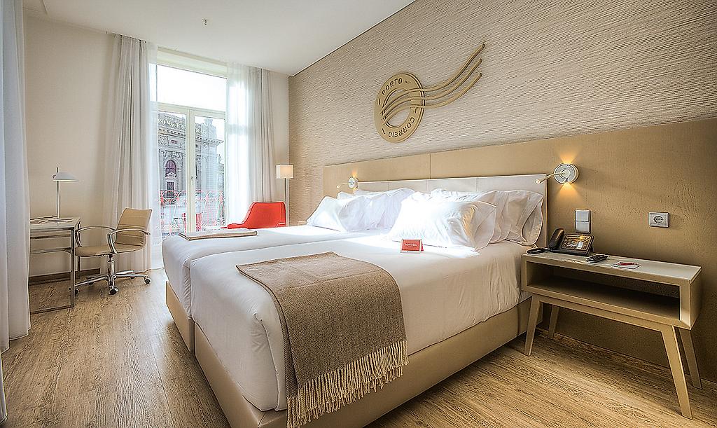 NH Collection Porto Batalha, Zimmer mit Laminat