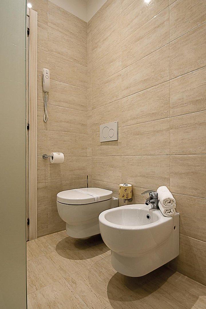 Hotel Executive, Superior