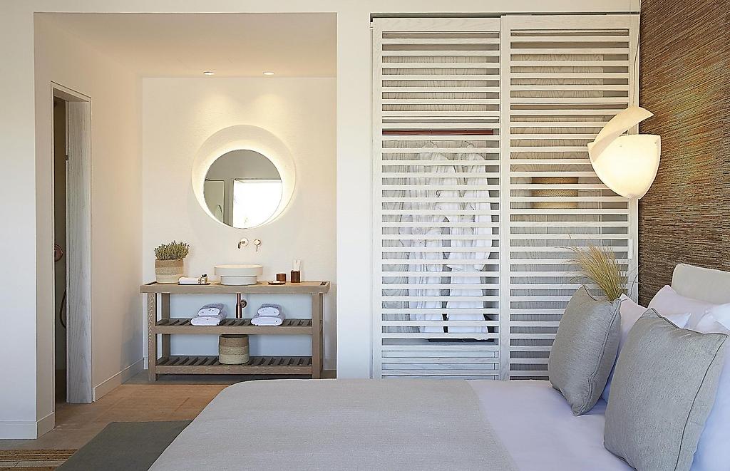 Once in Mykonos – Designed for adults, Design