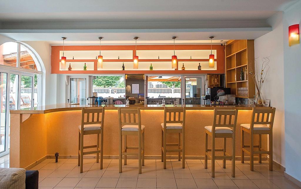 Silver Beach Hotel, Restaurant/Gastronomie