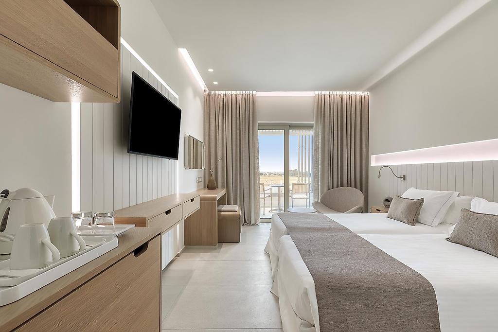 Neptune Luxury Resort, Superior Family