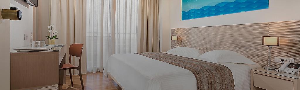Alexandra Hotel, Alexandra Hotel,