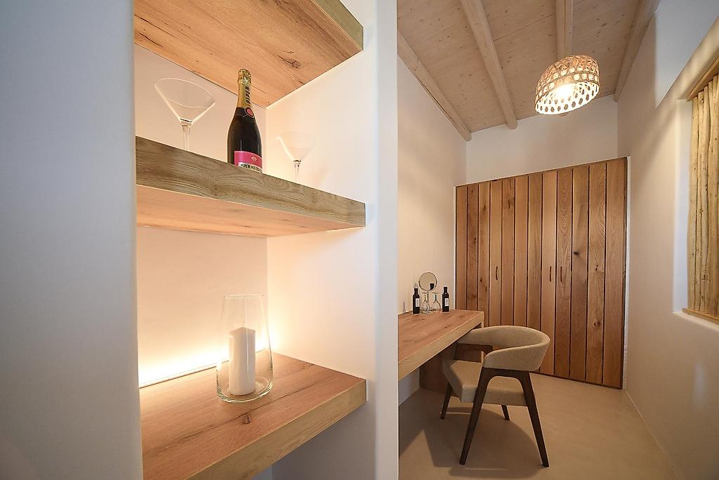 Myconian Crown Suites, Master Suite