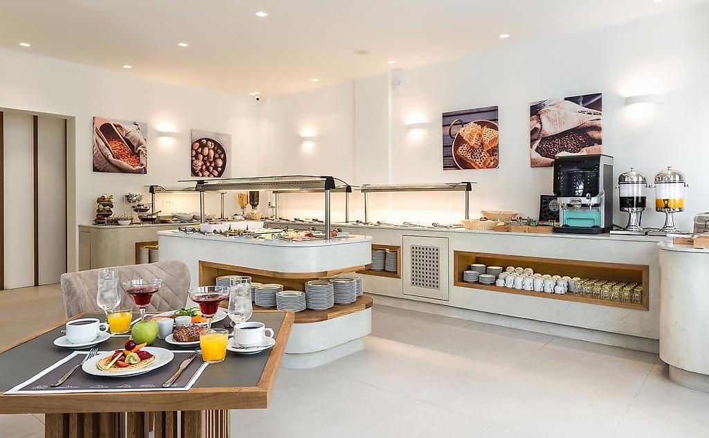Strogili Hotel, Restaurant/Gastronomie
