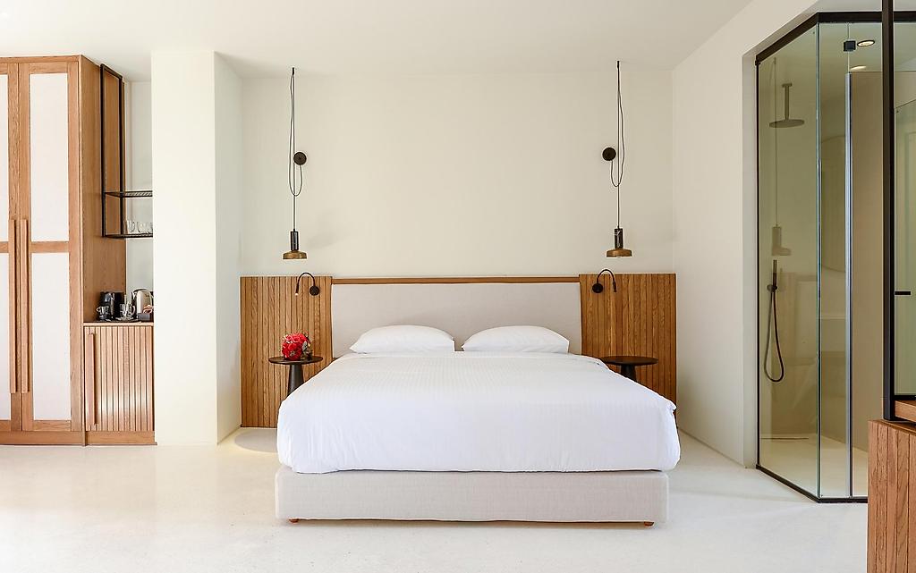 Potnia Theron Suites, Deluxe