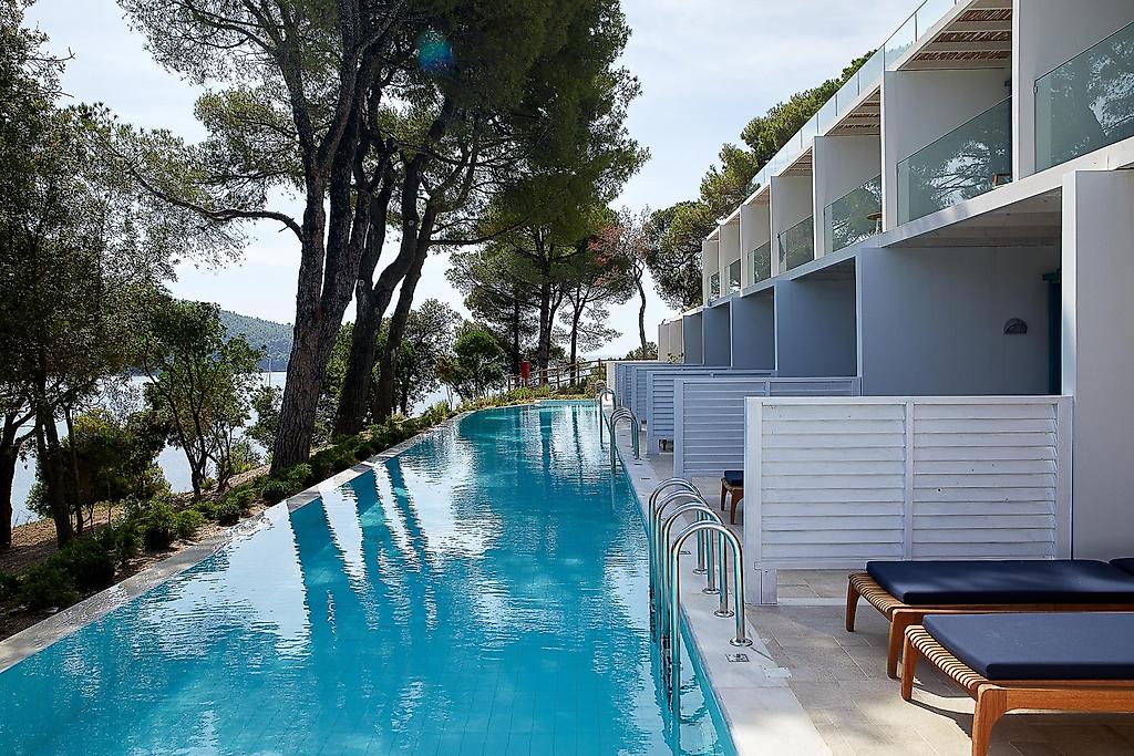 Elivi Skiathos, Superior