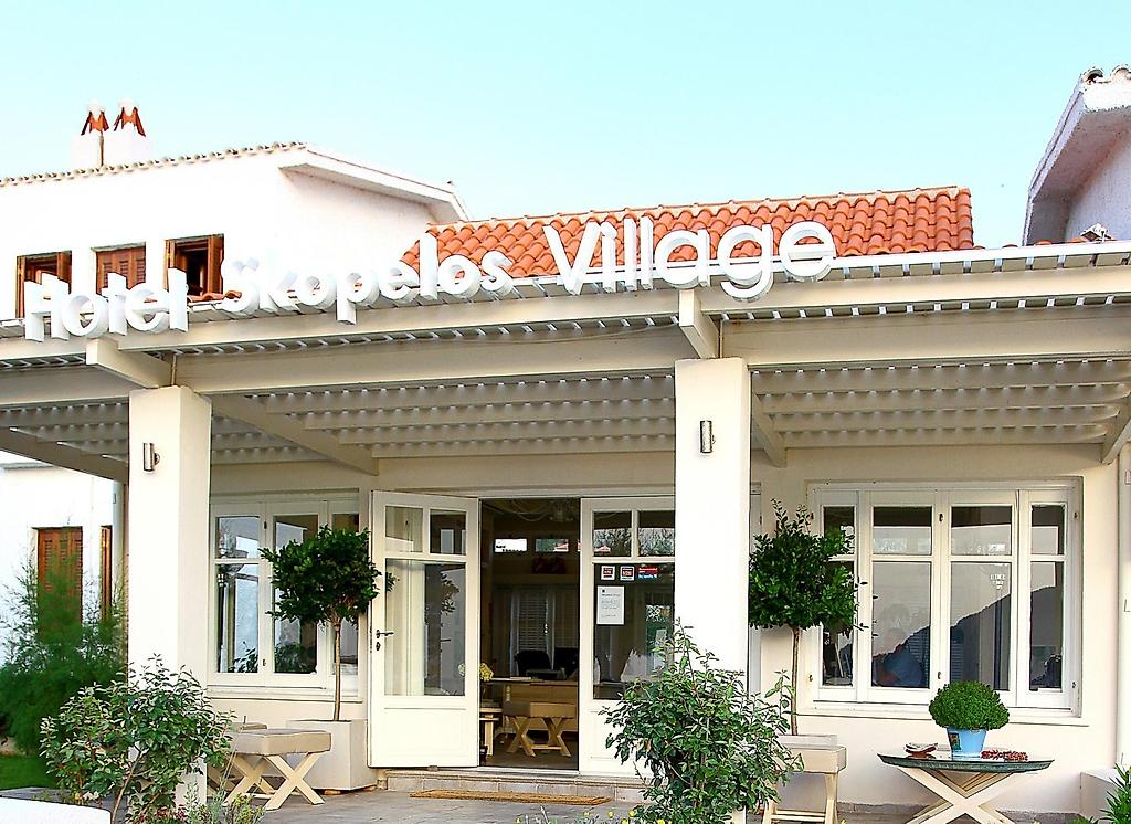 Skopelos Village Suite Hotel, Resort/Hotelanlage