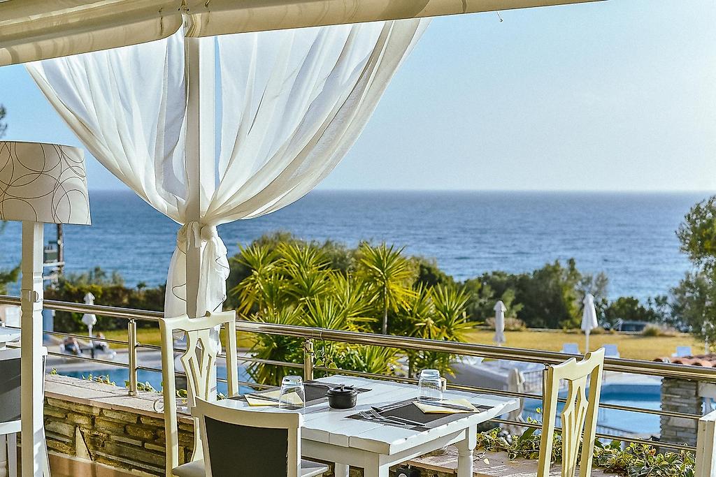 Elea Beach, Restaurant/Gastronomie