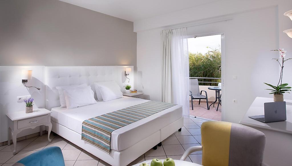 Dore Hotel, Standard