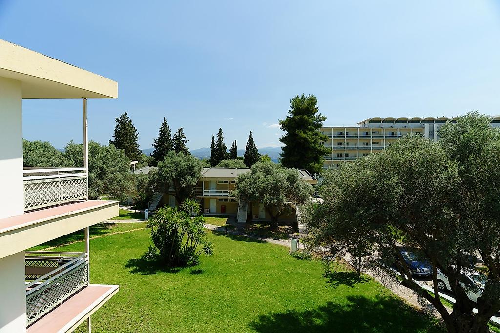 Palmariva Beach Hotel, Family