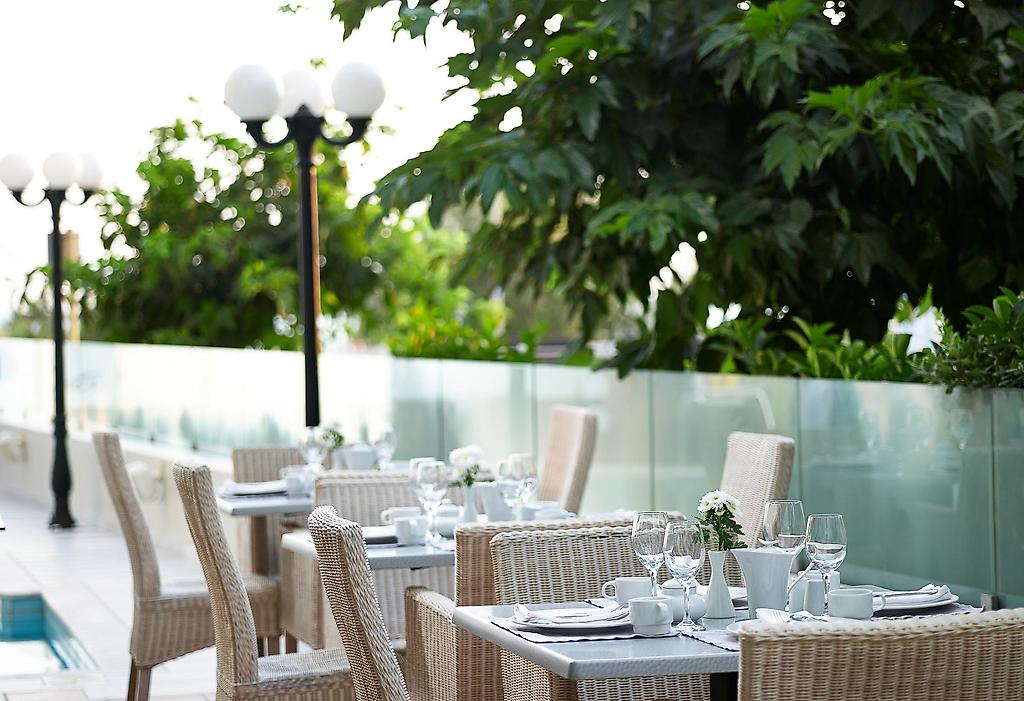 Kriti Beach Hotel, Restaurant/Gastronomie