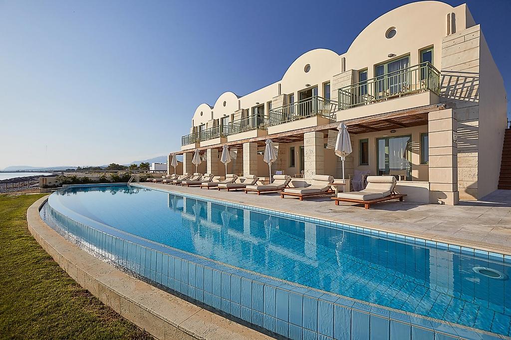 Giannoulis – Grand Bay Beach Resort, Junior-Suite