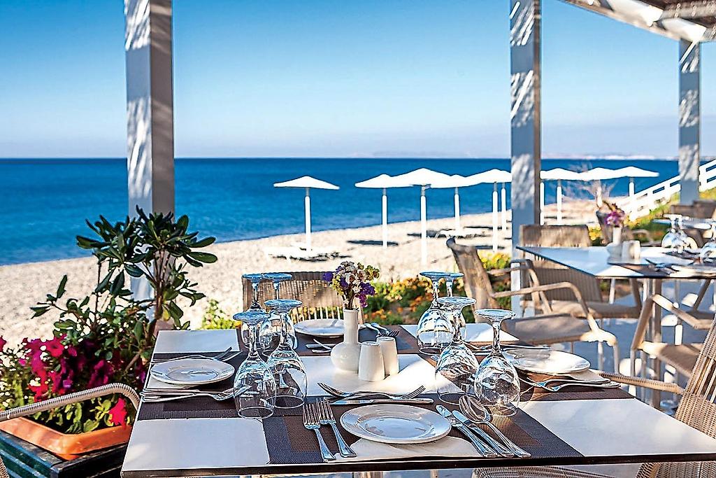 Giannoulis – Grand Bay Beach Resort, Restaurant/Gastronomie