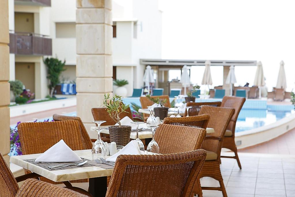 Giannoulis Santa Marina Plaza, Restaurant/Gastronomie