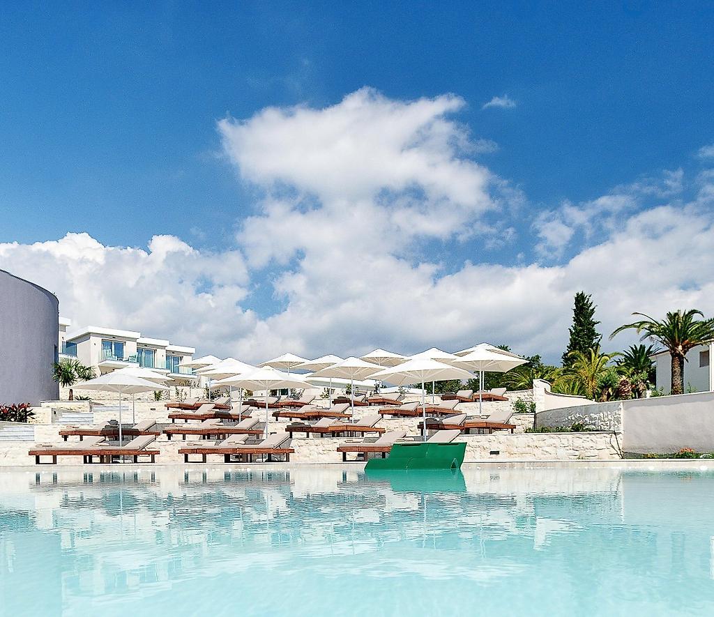 Alexandra Elegance Bridging Generations, Pool/Poolbereich