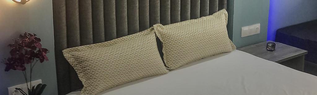 Aphrodite of Thassos, Aphrodite of Thassos,