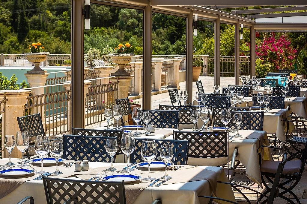 Almyra Hotel, Restaurant/Gastronomie