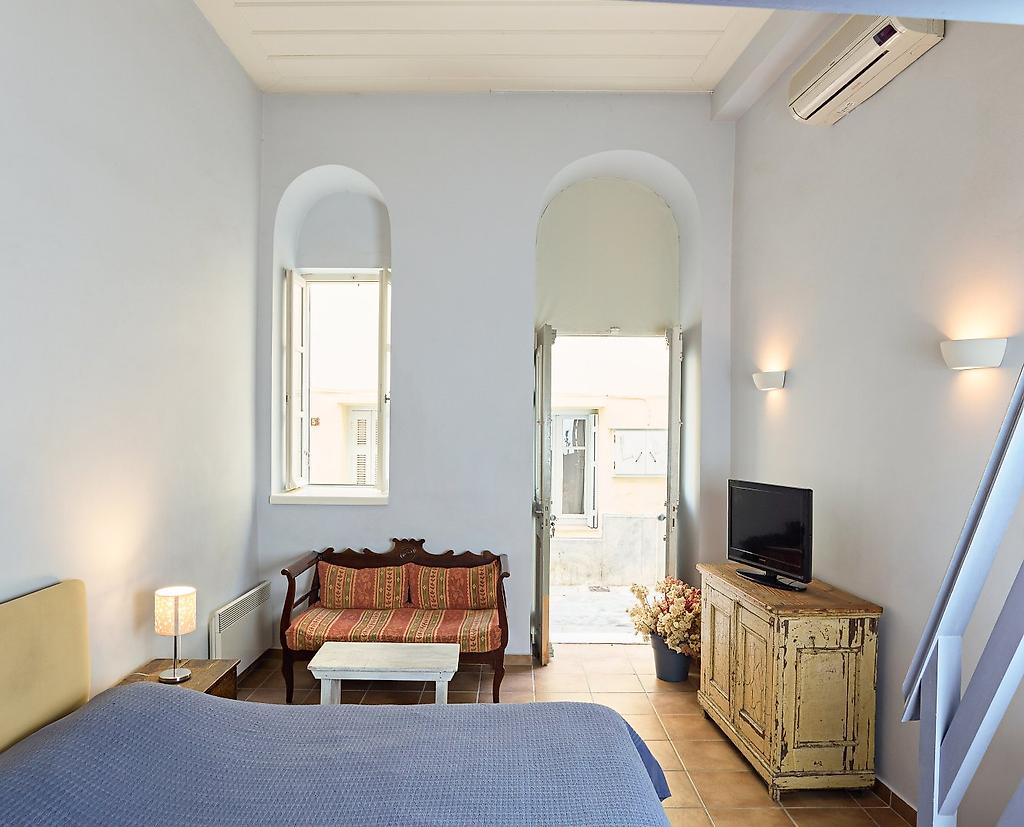 Lila Guesthouse, Blue