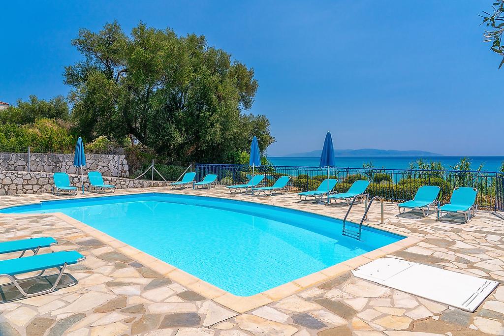 Milos Studios, Pool/Poolbereich