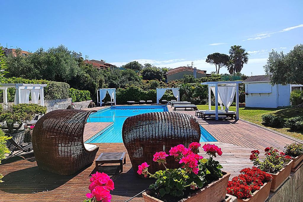 Hotel Albaruja, Pool/Poolbereich