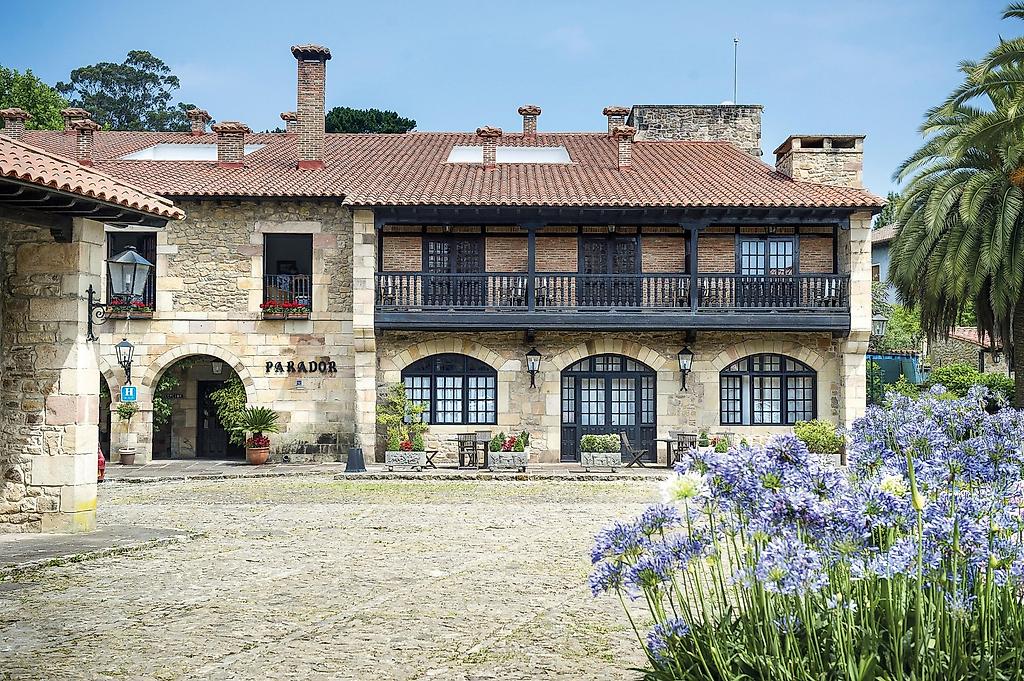Parador de Santillana Altamira, Resort/Hotelanlage