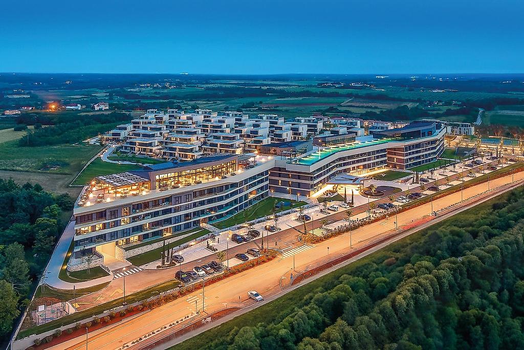 Petram Resort & Residences, Resort/Hotelanlage